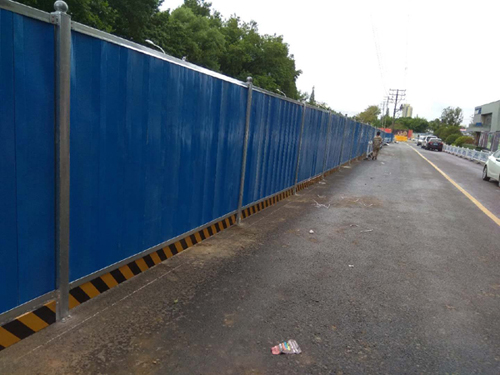 彩鋼瓦圍擋價格-南京彩鋼板圍擋安裝-彩鋼板圍擋批發-南京律和護欄網廠